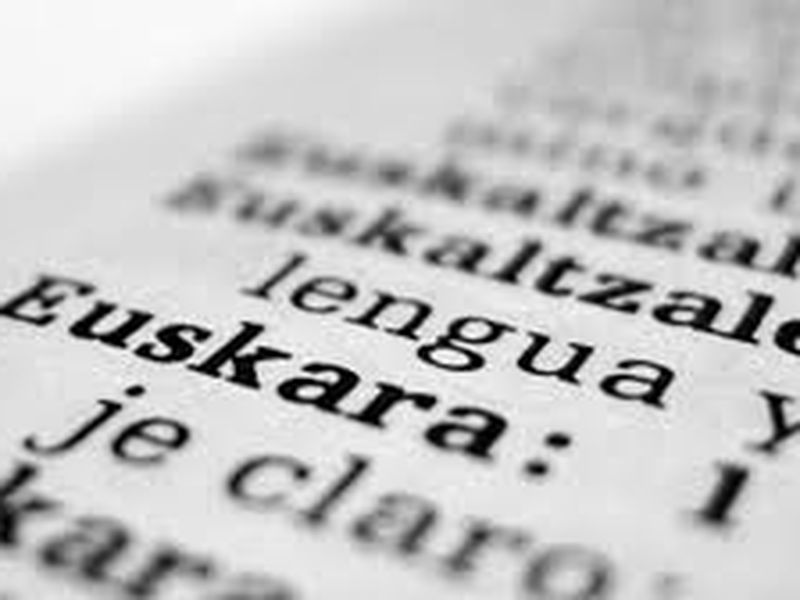 Abierta la inscripción para el curso 2025-2026 en las clases de euskera, dirigidas a madres, padres, abuelos, abuelas y personas cuidadoras del alumnado de la Ikastola San Benito