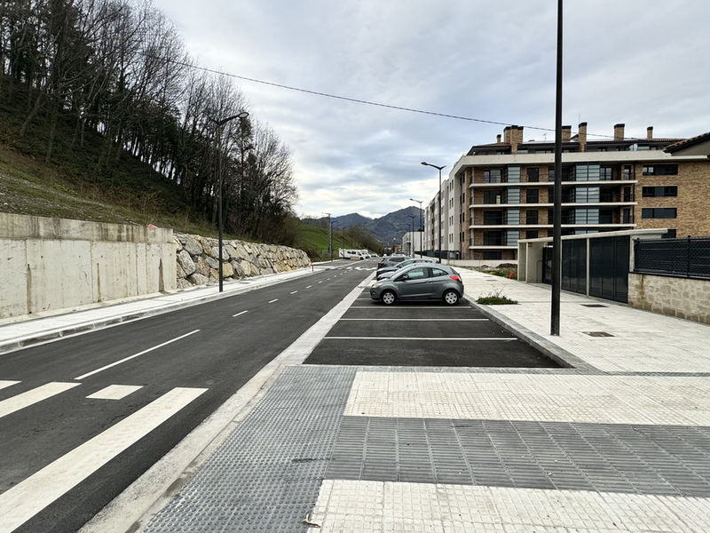 Larreategiko bide berria ireki da, Lazkaoko mugikortasuna eta sarbidea hobetuz