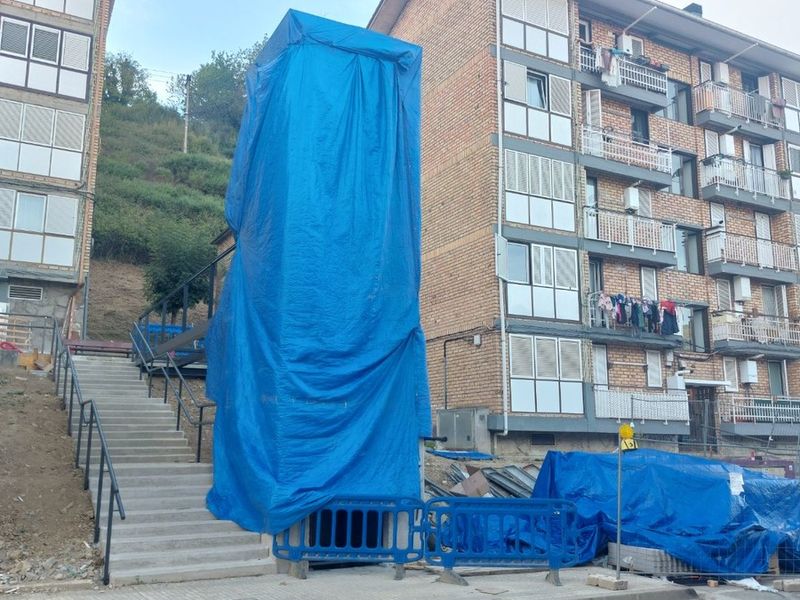 Finalizada la instalación del ascensor público del barrio San José y se prevé su puesta en funcionamiento en octubre