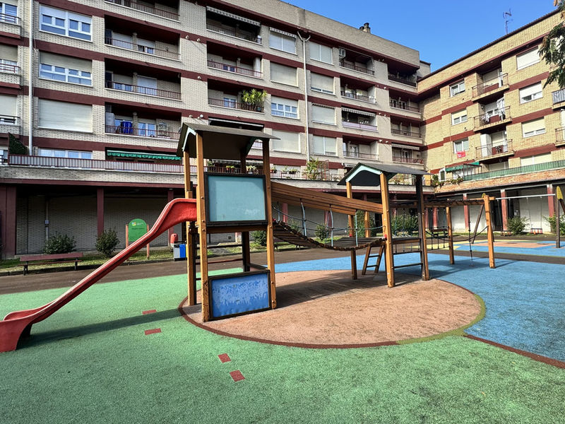 Hirigoien eta Jose Lasa haur-parkeetan mantentze-lan ugari burutu dira Hirigoien eta Jose Lasa haur-parkeetan mantentze-lan ugari burutu dira