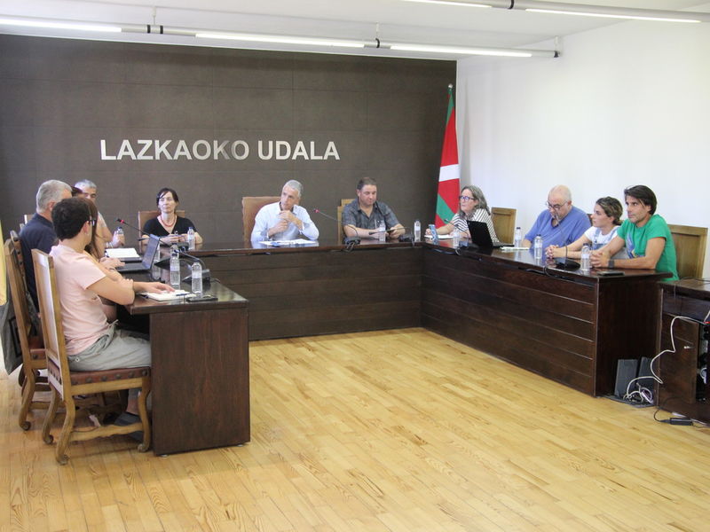 Lazkao congela los principales impuestos municipales para 2027 y limita la subida general de las tasas al 2,9% 